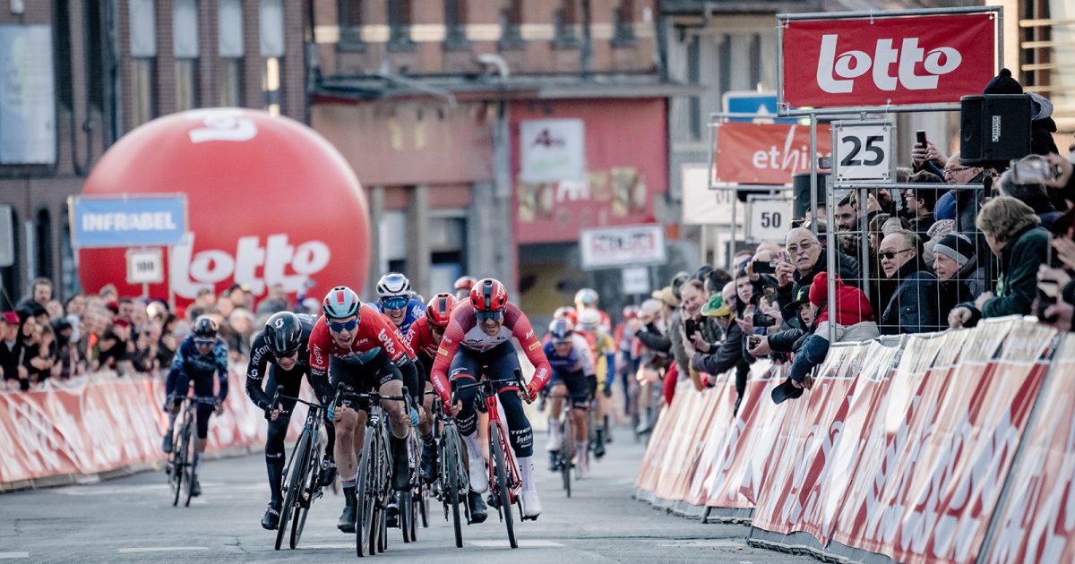 MENTEN Milan (BEL/Lotto-Dstny) wins the bunch sprint of the 55th Le Samyn 2023

One day race from Quaregnon to Dour (BEL/209km)

©kramon